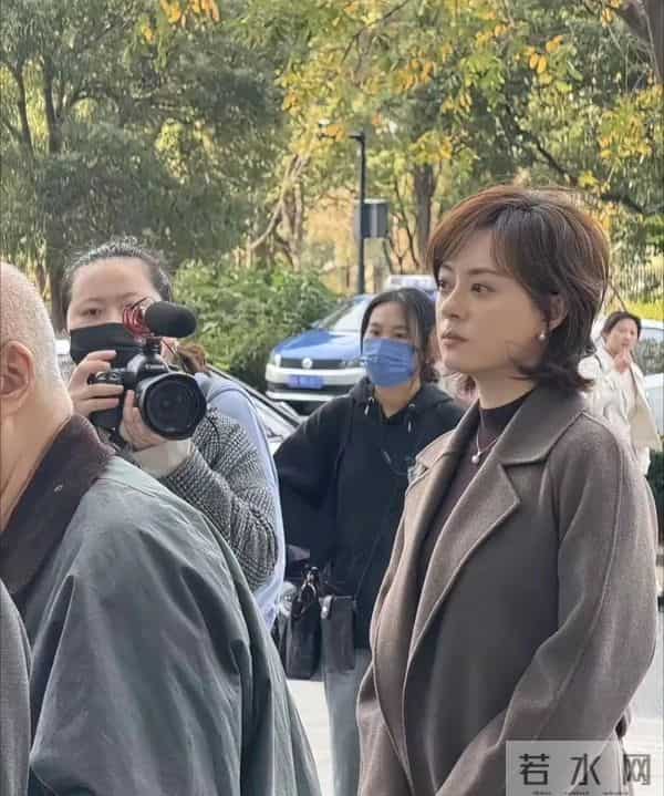 面相全变了!再看42岁蒋欣和43岁孙俪,才明白两人“差别”在哪里