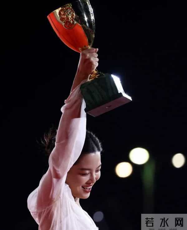 辛芷蕾不忍了！疑似6连问回击郝蕾，顺手替王传君出了口“恶气”