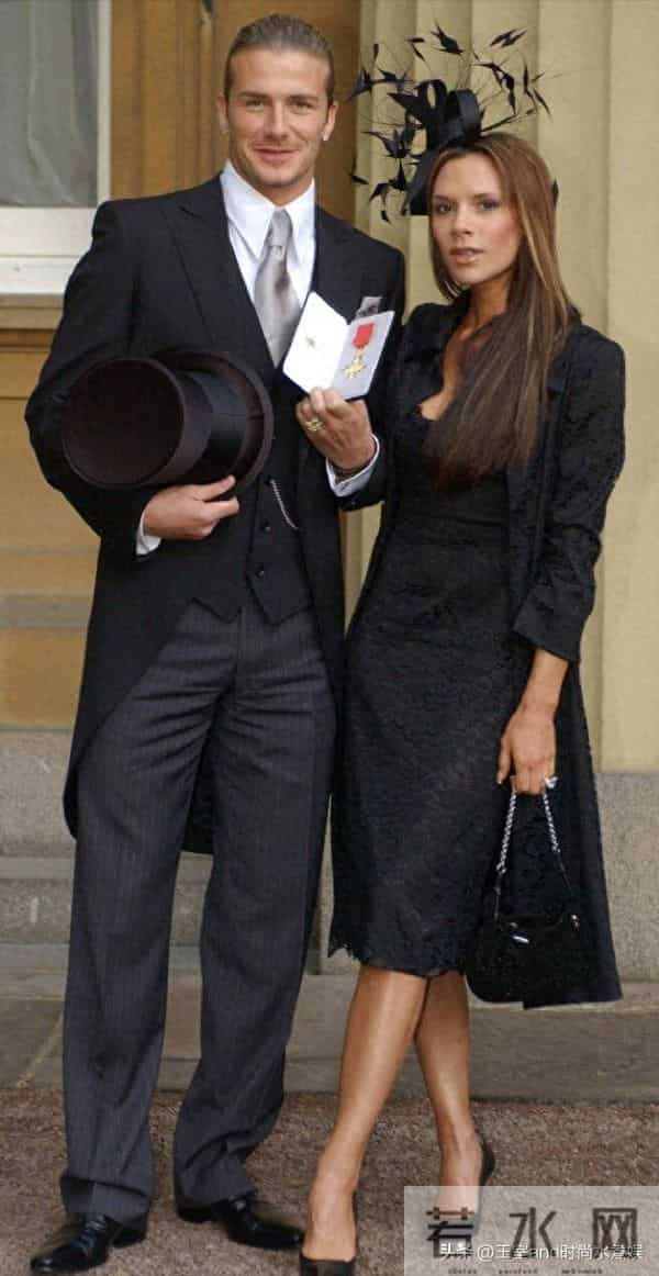 小七新镜头！庆祝大贝封爵，穿吊带皮草，油光满面成熟得不像14岁