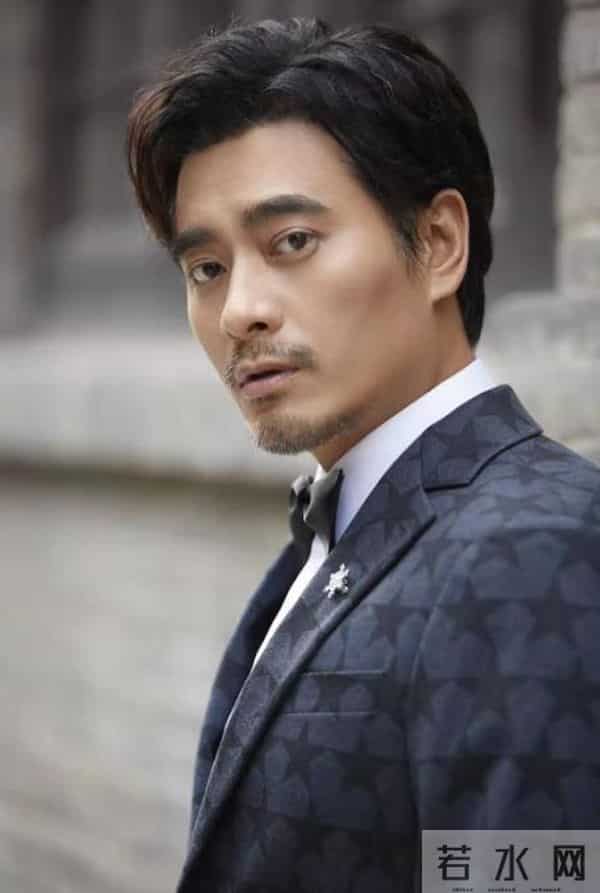 人民日报“点名”刚1个月，宋佳因一个举动，再令所有人刮目相看