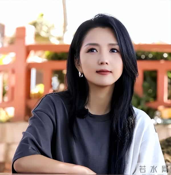 38岁何洁想不到,自己的二婚丈夫刁磊,已经开始为她“争光”了!