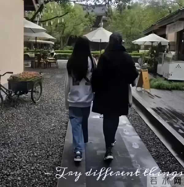 小S女儿曝心疼具俊晔后,小玥儿出手了 一个细节暴露与张兰的关系