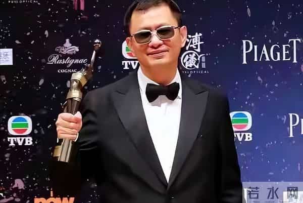 陪睡陪玩只是冰山一角!袭警、集体嫖娼、舔手指,各个离谱且意外