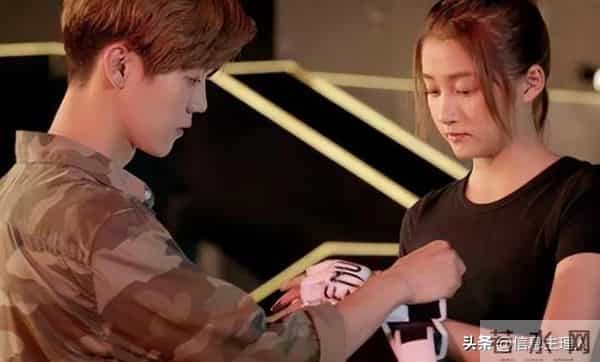 时隔分手传闻仅7月，关晓彤终于算是摆脱了“鹿晗女友”的身份