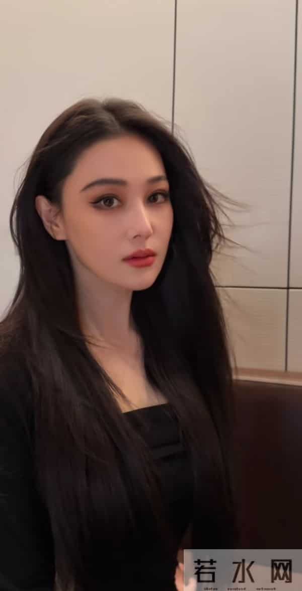 嫁给何捷以后的张馨予感觉比以前漂亮了，越来越美，越来越柔和了