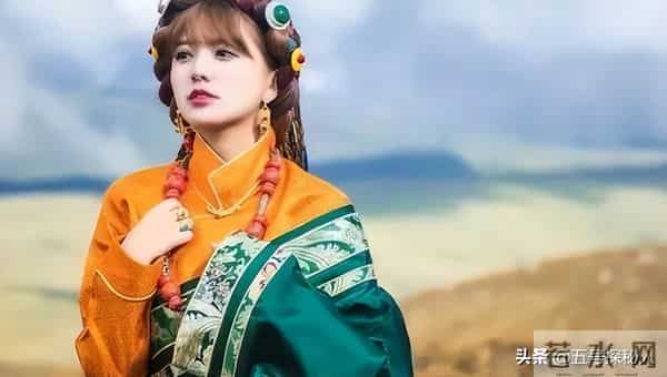 她是隐藏最深的富婆,童颜巨乳躺赚上亿,21岁打败王菲却主动过气