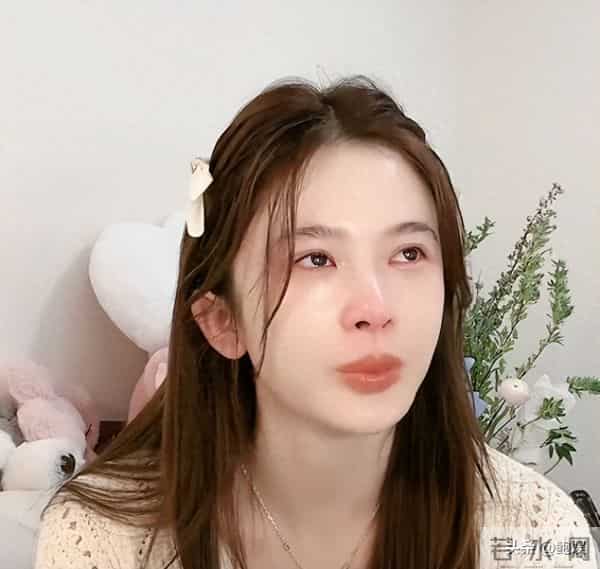 为了流量不择手段，赵樱子自爆认制片人当干爹，如今终受流量反噬