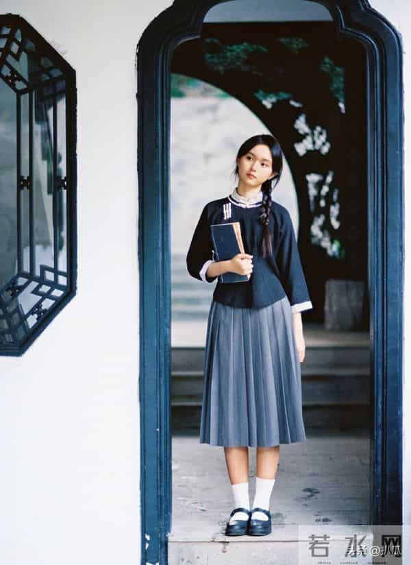 2岁出道年入百万,因长相甜美被禁止整容的刘楚恬,如今长成啥样