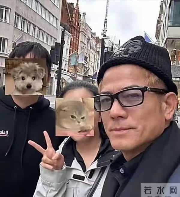 看到郭富城本人幻灭了 脸上不仅有皱纹还有老年斑 个子不高 像小老头