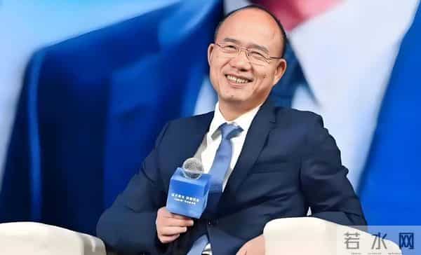 她是金牌美女主持，嫁上海首富生3个孩子，54岁看着像34岁好年轻