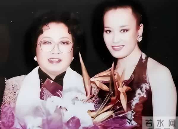 原来她早已去世！登春晚爆红，56岁在异国离世，死前透露一生遗憾