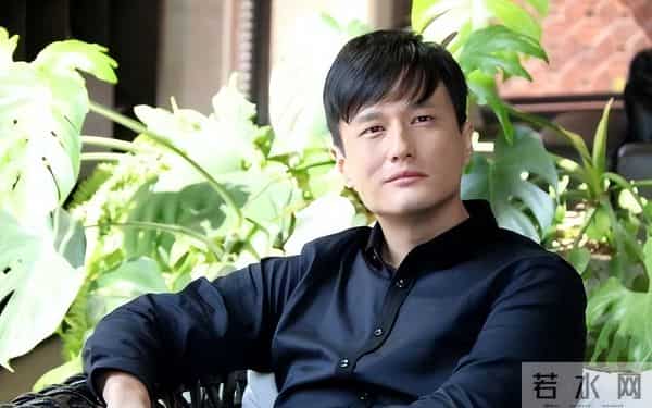 老少恋的残酷，在35岁徐冬冬身上应验了，头疼的何止15岁的年龄差