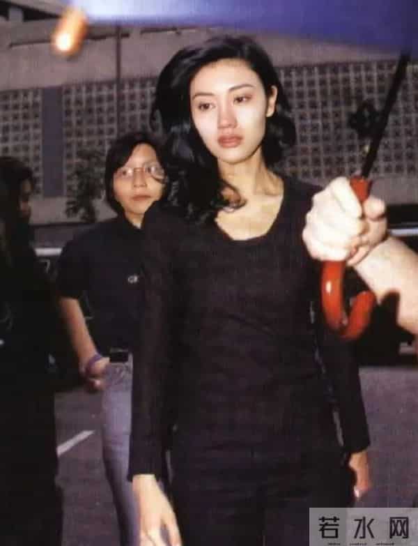 李嘉欣漂不漂亮都有争议?有眼睛的都看得出吧!(附多图)