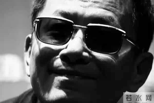 陪睡陪玩只是冰山一角!袭警、集体嫖娼、舔手指,各个离谱且意外