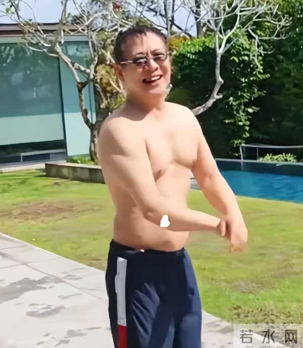 李连杰脱光上衣自证清白后,有网红提出质疑,吃的什么神丹妙药?