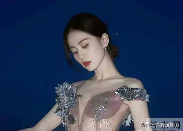 刘诗诗为什么要穿这么大胆性感的透视装?这合适吗