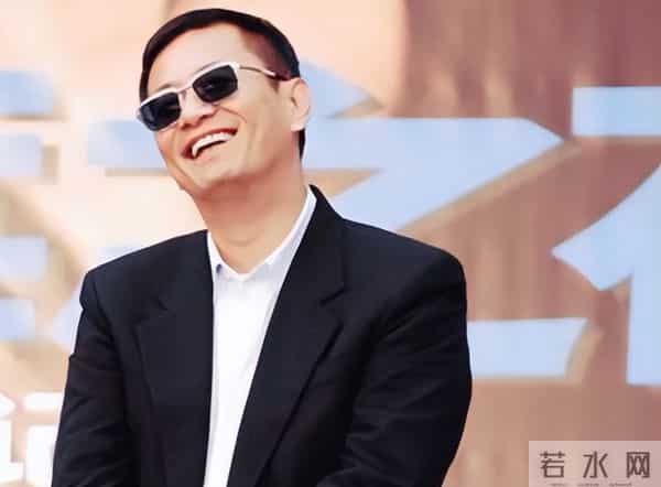 拔出萝卜带出泥！逼疯辛芷蕾、集体嫖娼，王家卫是真的“瞎”了