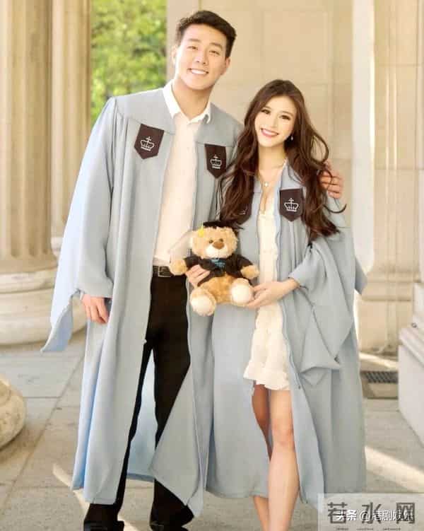 今年港姐冠军很高调,晒与帅气男友合照!季军直问:什么时候结婚