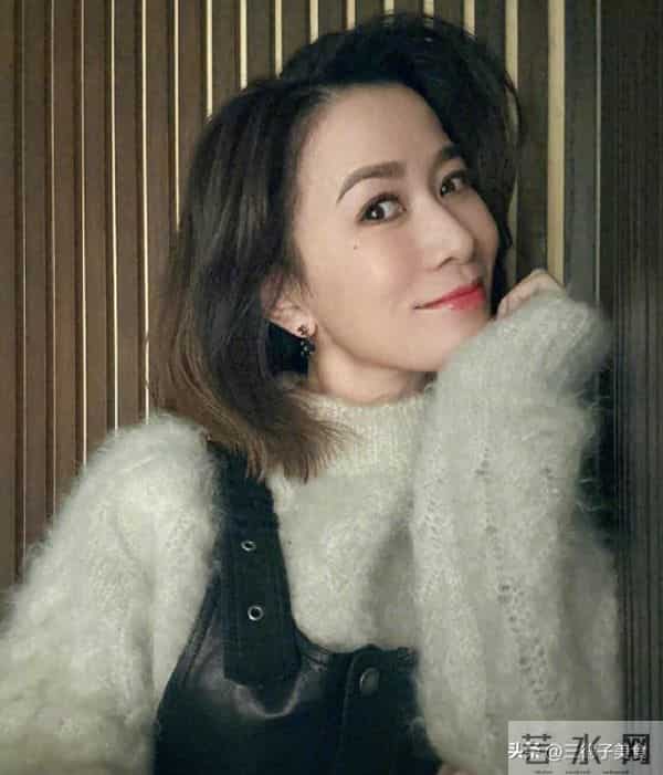 干爹离世10天后，佘诗曼迎来好消息，这下许绍雄终于可以放心了