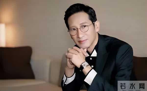 国家一级演员王劲松,无儿无女无绯闻,如今58岁熬成演技天花板