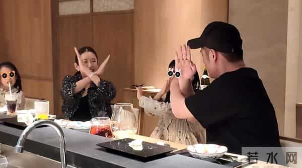 陈赫罕晒全家福，大手笔包乐园为女儿庆生，陈赫妈妈酷爱二婚儿媳