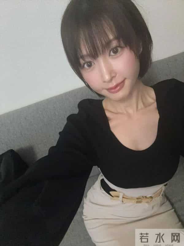 80年人气女神！34岁才正式亮相，相当惊艳啊