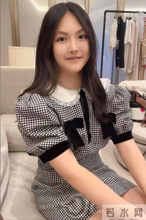 李湘没想到,自己养得"膀大腰圆"的女儿,竟为何超莲做"嫁衣"