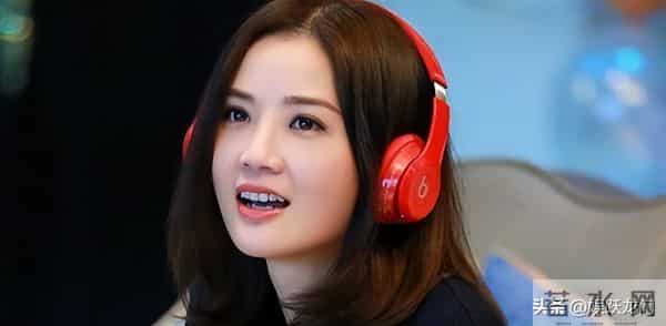 43岁阿Sa恋情曝光，竟然是比自己小10岁的健身教练，不少网友担心