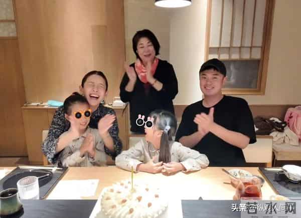 陈赫为9岁女儿庆生,到私密饭店吃万元日料,和张子萱亲热不避人