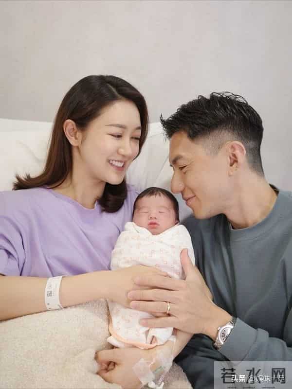 TVB小生袁伟豪喜迎二胎 袁氹氹 诞生全网祝福 一家四口幸福满溢