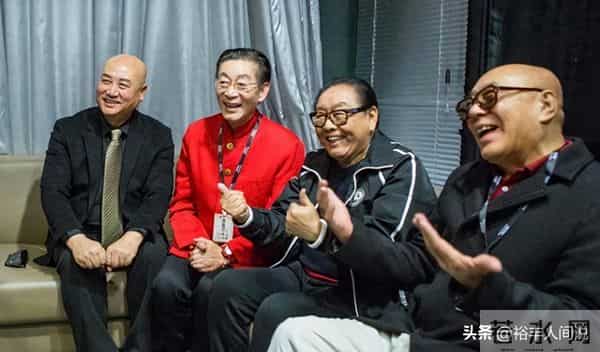 痛心!曝“沙僧”刘大刚去世细节,患病后瘦到变样,桌子上摆着药