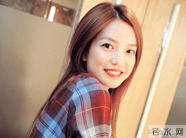 一眨眼没想到曾经火遍大江南北的“小燕子”竟然已经被封杀4年了