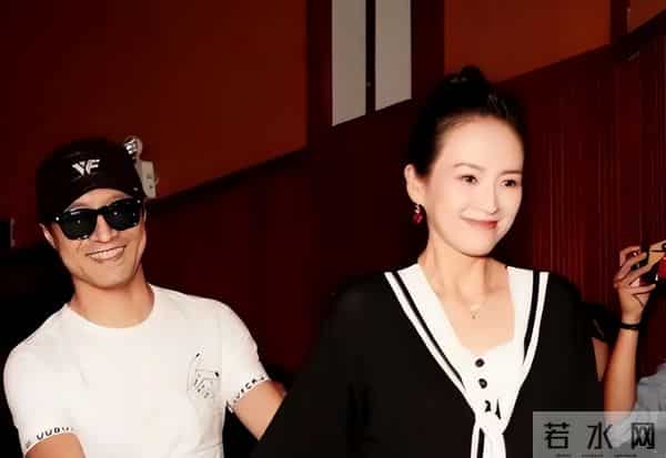 离婚两年后,再看汪峰章子怡现状,才发现他们根本就不是一路人