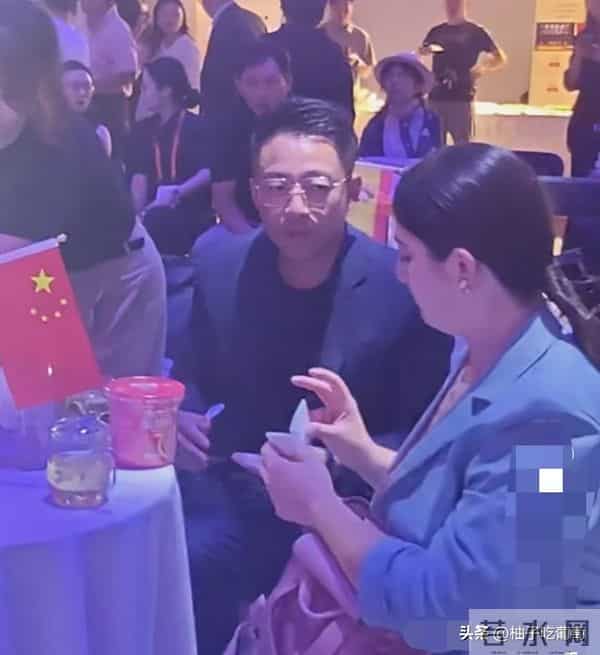 汪小菲回京零预热！重庆行程藏满秘密，马筱梅直播仅两千人！