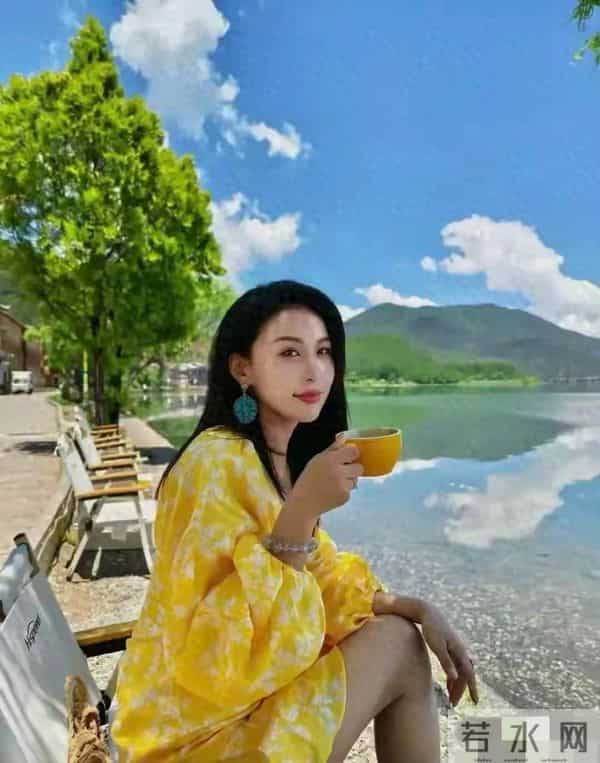 她如果不是私生活太混乱，她现在估计不输杨幂、白露、高圆圆