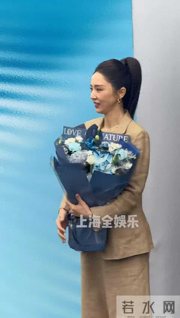 董璇经怀孕传闻后首次公开亮相，面相变得好奇怪，鼻子整失败了吗