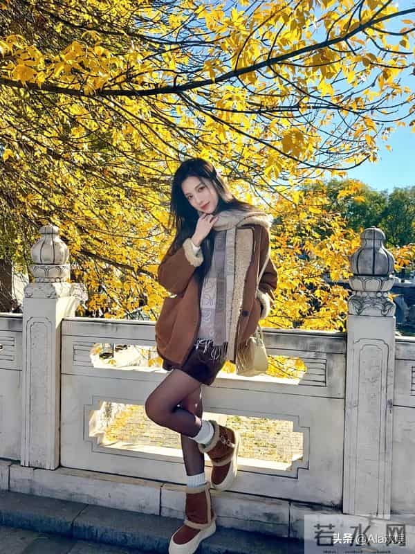 肖雨 黑丝美腿 深秋氛围感满满