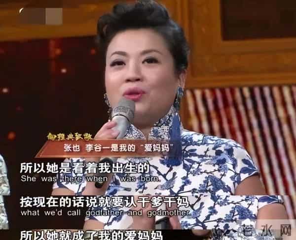 57岁的歌唱家张也,用亲身经历证明了:不结婚一样可以过得很好