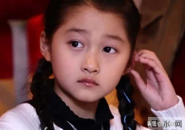 分手传闻仅7月，关晓彤高调官宣喜讯，全网恭喜，终于等到这一天