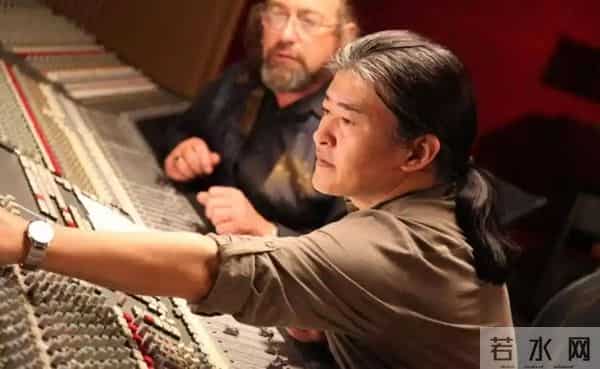 事实证明，嗜酒如命，患“不死癌症”的刘欢，早已走上另一条大道