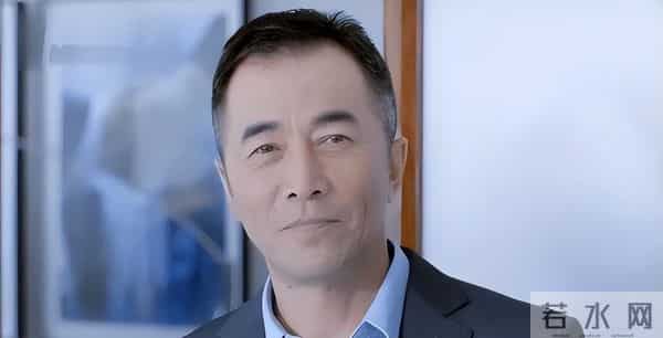 著名演员郑晓宁:曾为爱离婚,49岁再婚娶小娇妻,50岁终当爹