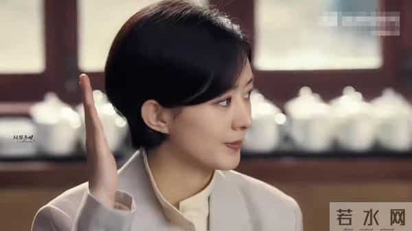 央视多次点名赵丽颖,释放三个信号