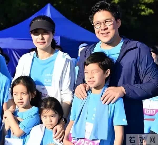 郭晶晶也没想到，79岁公公霍震霆再破天花板，让整个豪门圈沉默了