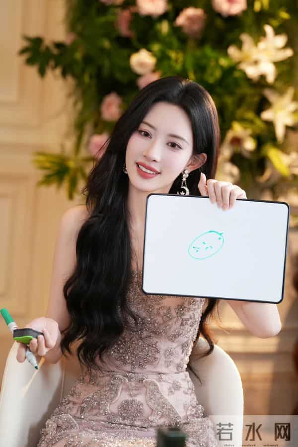 11.6娱乐瓜：杨紫 易烊千玺 李现 迪丽热巴 孟子义 罗云熙 丁禹兮 韩东君