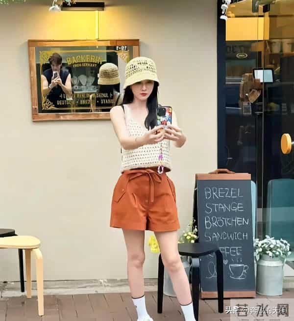 陈乔恩和老公到马尔代夫旅游,穿泳装大秀好身材,状态似少女