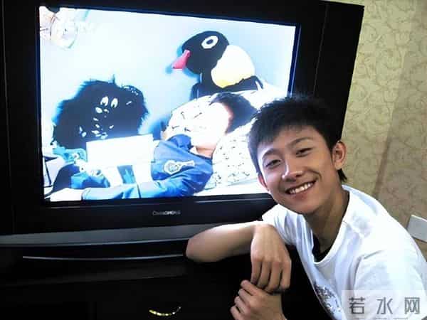 被“发腮”的张一山惊艳,33岁终于长开,网友:杨紫得避嫌了