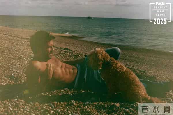 年度“最性感男人”出炉，他还获评《时代》Next 100新锐艺术家