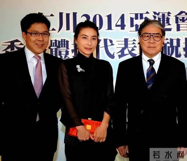 霍启刚也没想到，他79岁的父亲霍震霆，如今还能再为霍家“争光”