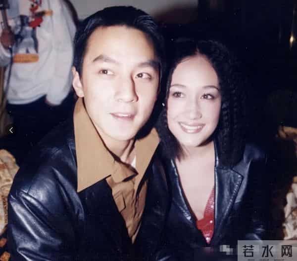 吴彦祖晒47岁老婆素颜合照,惊呆网友!原来他们15年前就已分床睡