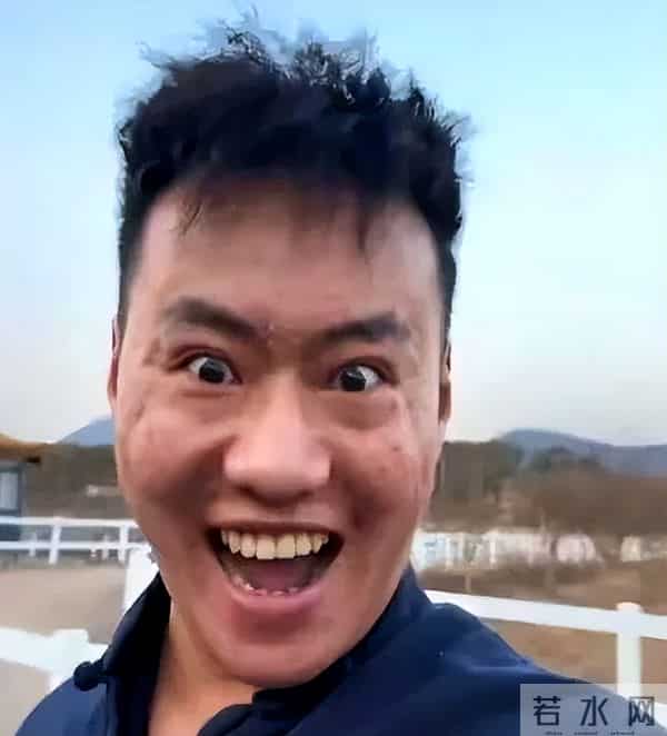 2年前,那个砸神像、睡坟场“八字命硬”的网红,如今怎么样了?